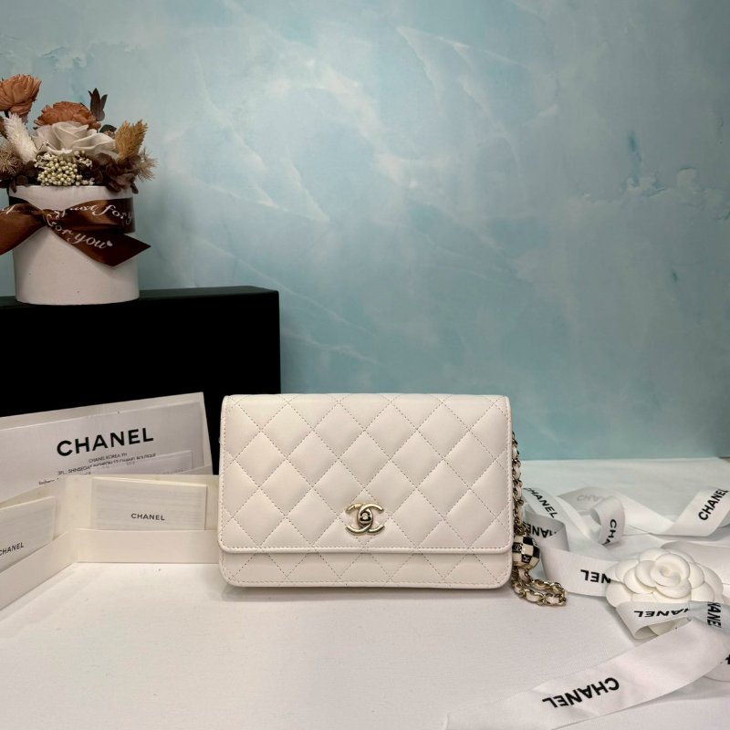 CHANEL 23C 小羊皮WOC足球鏈帶包-0