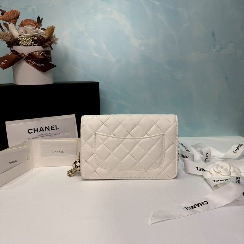 CHANEL 23C 小羊皮WOC足球鏈帶包-1