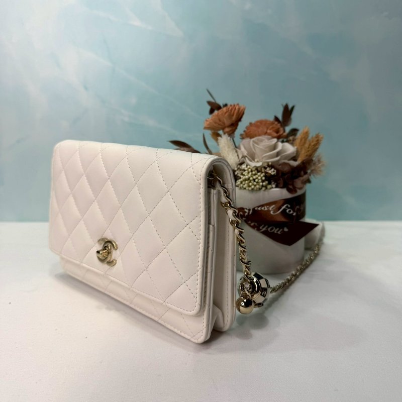 CHANEL 23C 小羊皮WOC足球鏈帶包-2