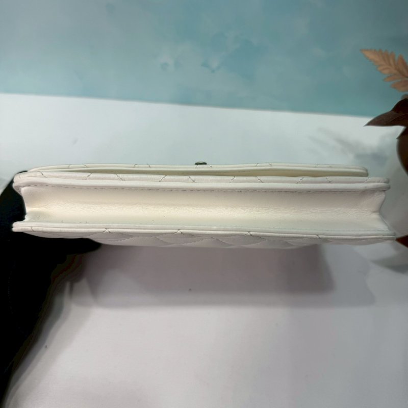 CHANEL 23C 小羊皮WOC足球鏈帶包-6