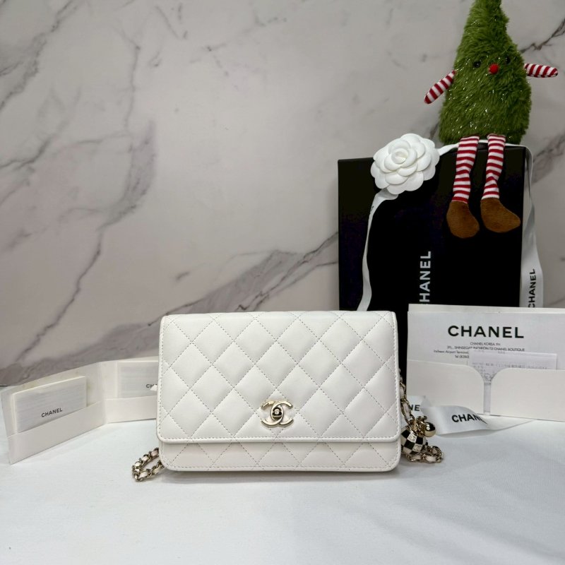 CHANEL 23C 小羊皮WOC足球鏈帶包-0