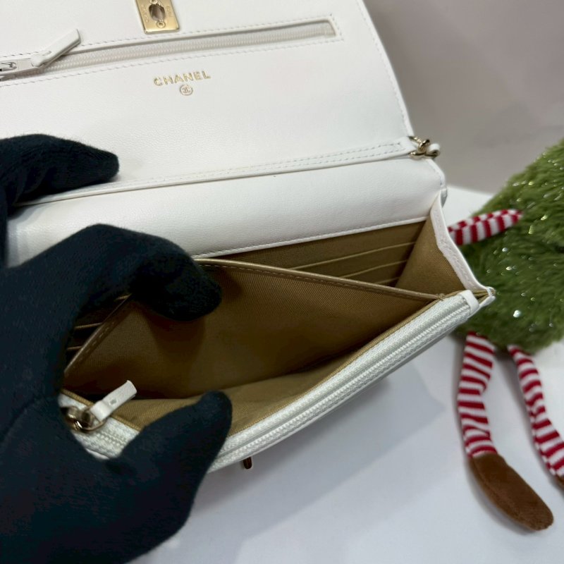 CHANEL 23C 小羊皮WOC足球鏈帶包-5