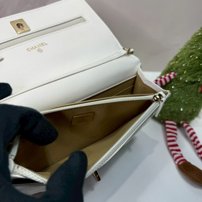 CHANEL 23C 小羊皮WOC足球鏈帶包-6