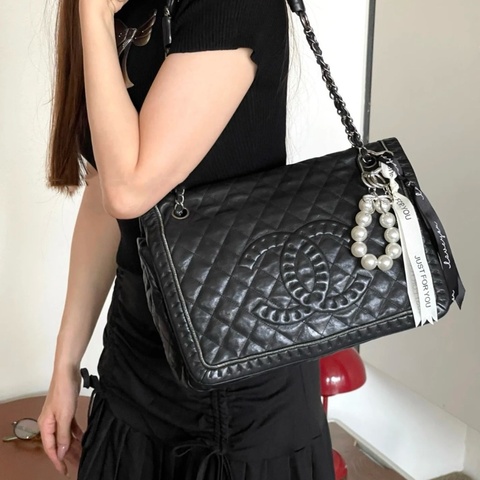 Chanel 黑銀菱格大雙C翻蓋肩背包牛皮32*20*9  98新配件塵袋