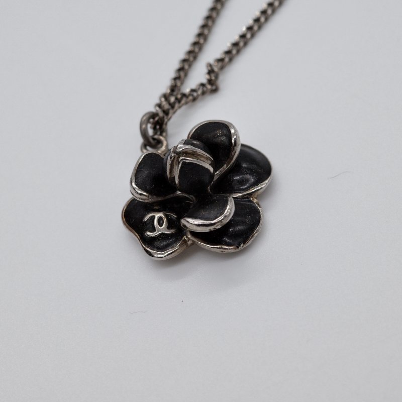 Chanel 香奈兒 經典山茶花 黑色樹脂 墜飾 銀色 鏈條項鍊-6