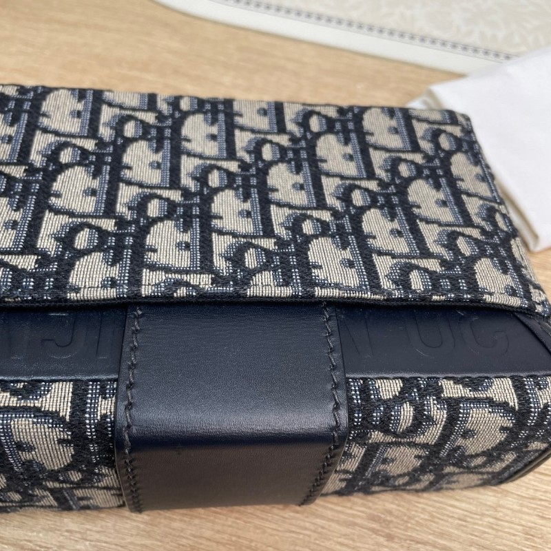 【 DIOR迪奧 30 Montaigne蒙田系列 Oblique刺繡老花滿印寬肩帶翻蓋 皮革 小方包手提單肩斜挎包 女款 牛仔藍色】-14
