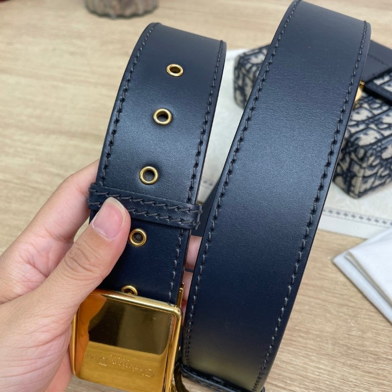 【 DIOR迪奧 30 Montaigne蒙田系列 Oblique刺繡老花滿印寬肩帶翻蓋 皮革 小方包手提單肩斜挎包 女款 牛仔藍色】-27
