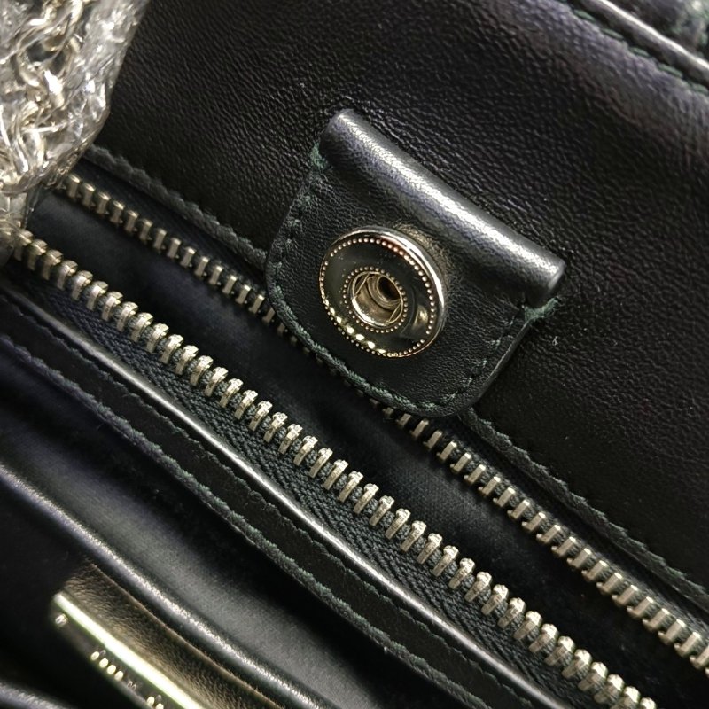 Miu Miu黑色羊皮單肩包銀色五金可拆卸肩帶-11