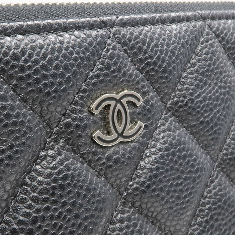 CHANEL 牛皮皮革Pouch銀扣手拿包-10