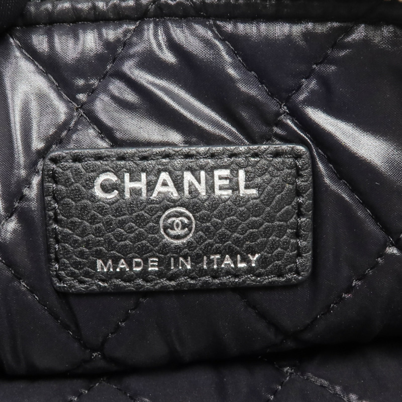 CHANEL 牛皮皮革Pouch銀扣手拿包-12