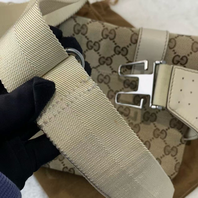 Gucci老花圖案帆布胸或腰包-11