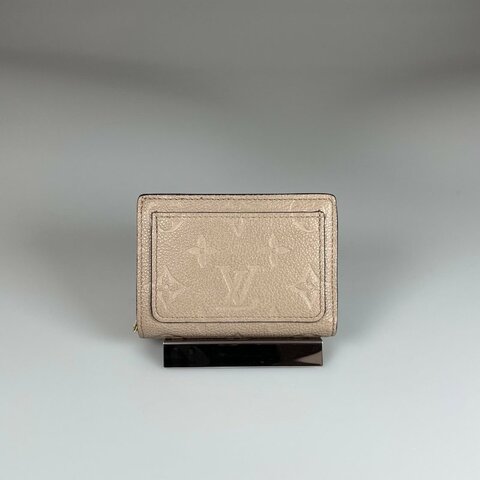 LV M80152/晶片款 Cléa 奶茶色壓紋二折短夾