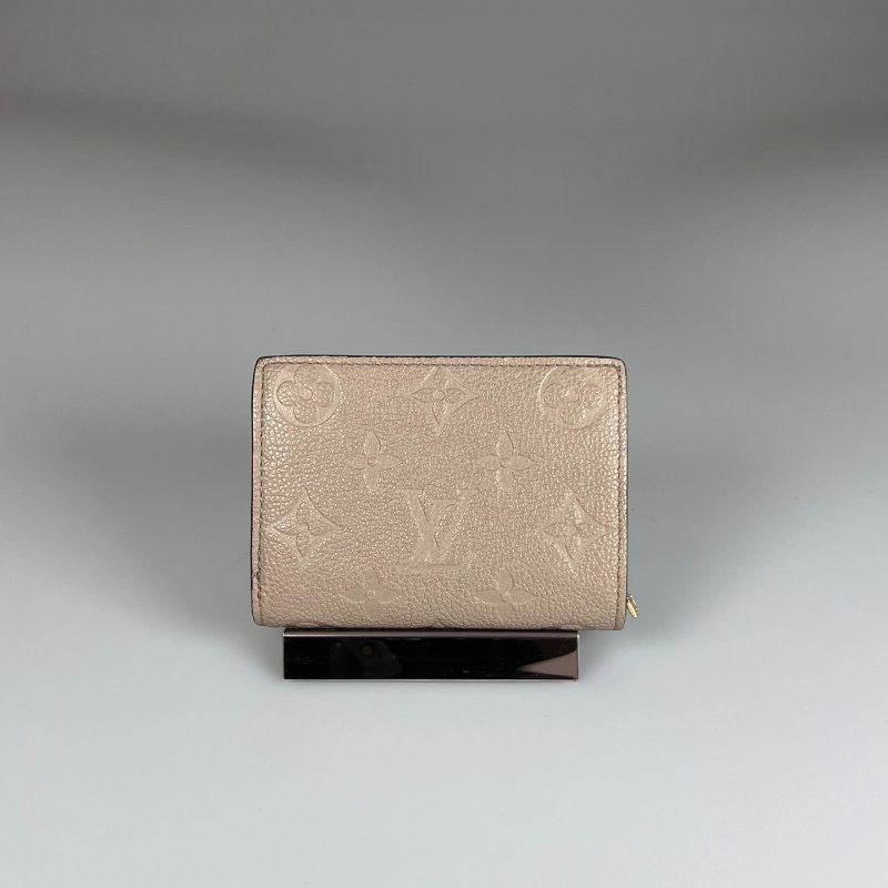 LV M80152/晶片款 Cléa 奶茶色壓紋二折短夾-1