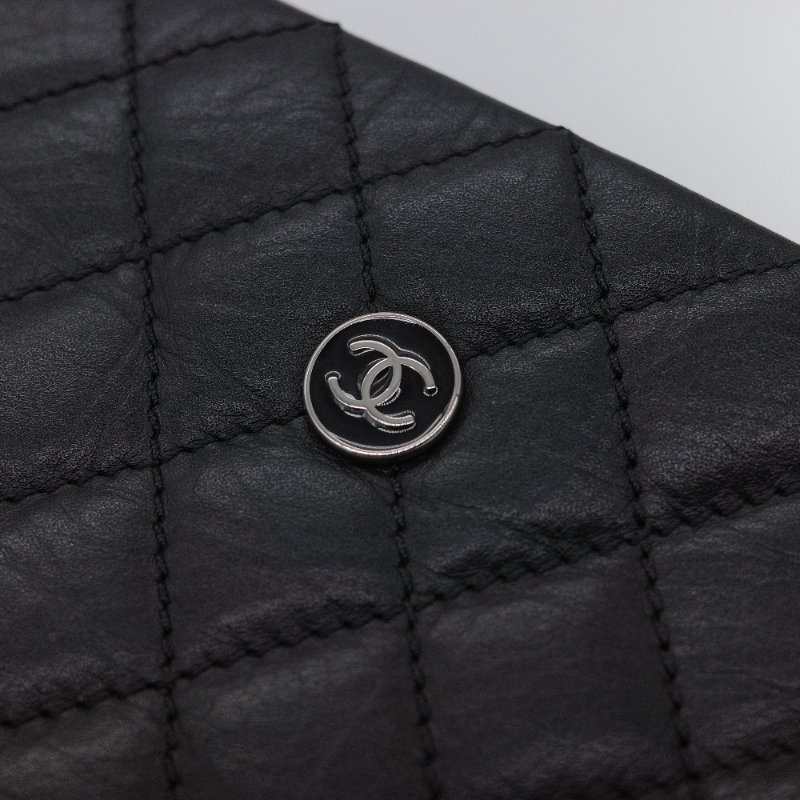 Chanel 香奈兒 經典圓形雙C LOGO 黑色菱格紋 小牛皮 斜背扁包-8