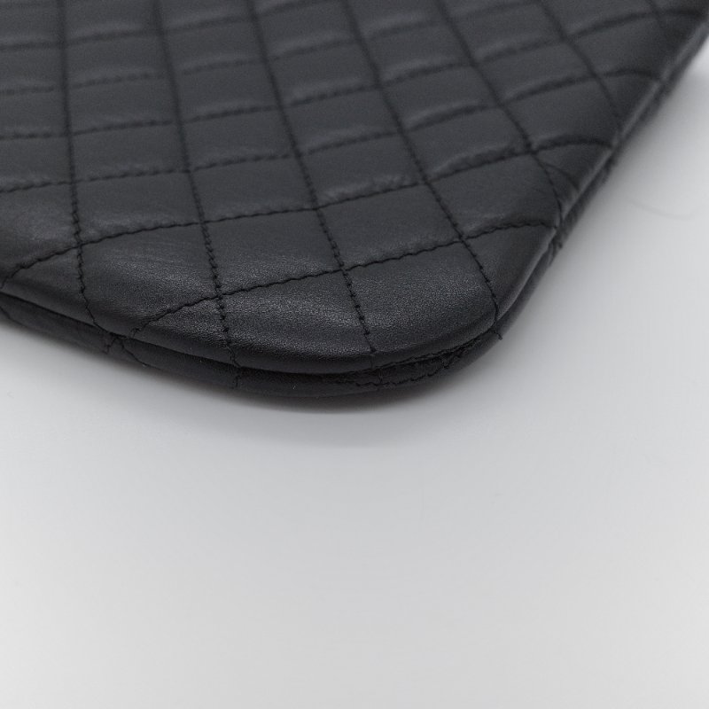 Chanel 香奈兒 經典圓形雙C LOGO 黑色菱格紋 小牛皮 斜背扁包-9