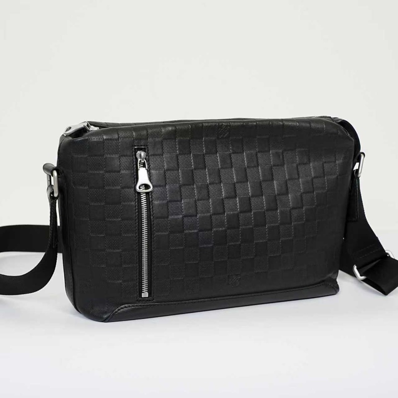 Lv 路易威登 Discovery系列 黑色經典格子 單肩包 尺寸：30*20*9--1