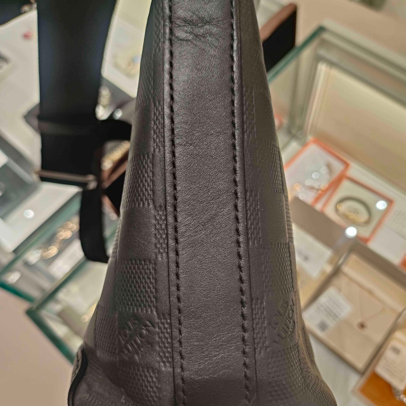 Lv 路易威登 Discovery系列 黑色經典格子 單肩包 尺寸：30*20*9--4