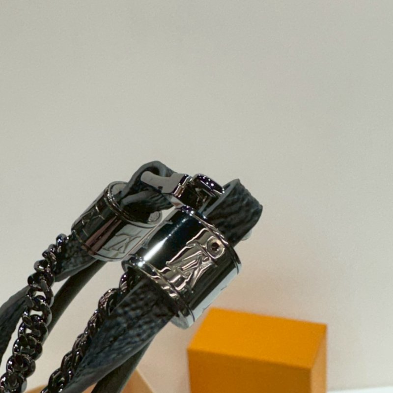 LV 手鍊 95成新-4