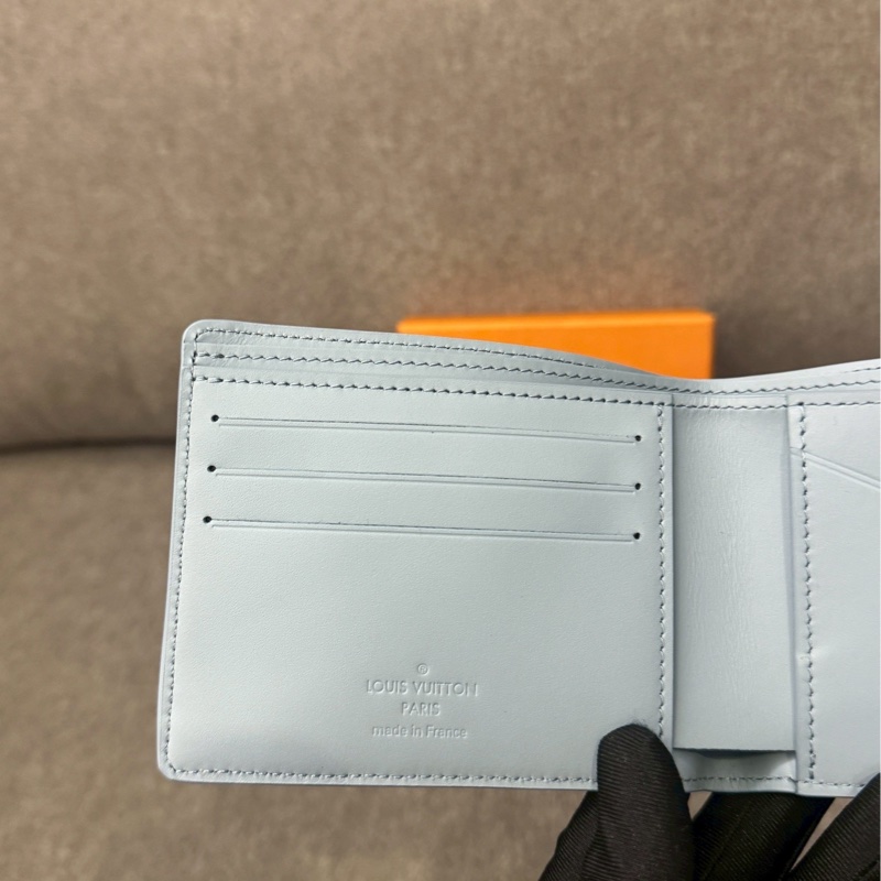 LV水藍限定短夾-2