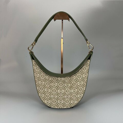 LOEWE  牛油果綠帆布 LUNA包 小號