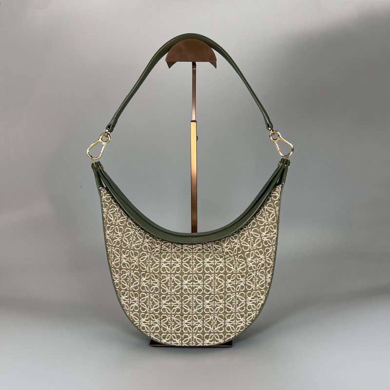 LOEWE  牛油果綠帆布 LUNA包 小號-1