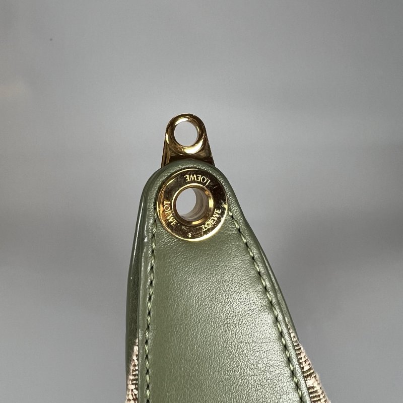 LOEWE  牛油果綠帆布 LUNA包 小號-6