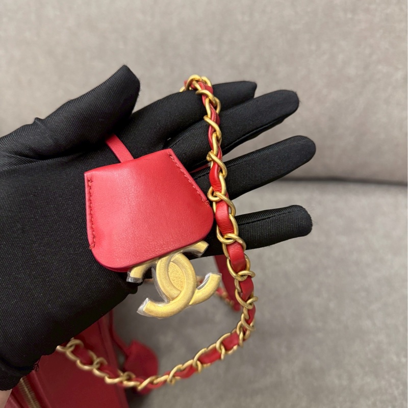 香奈兒紅色荔枝皮相機包-5