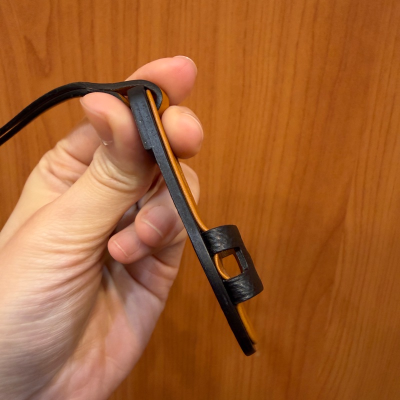 Hermes 黑Epsom皮棕牛皮小拖鞋吊飾-4