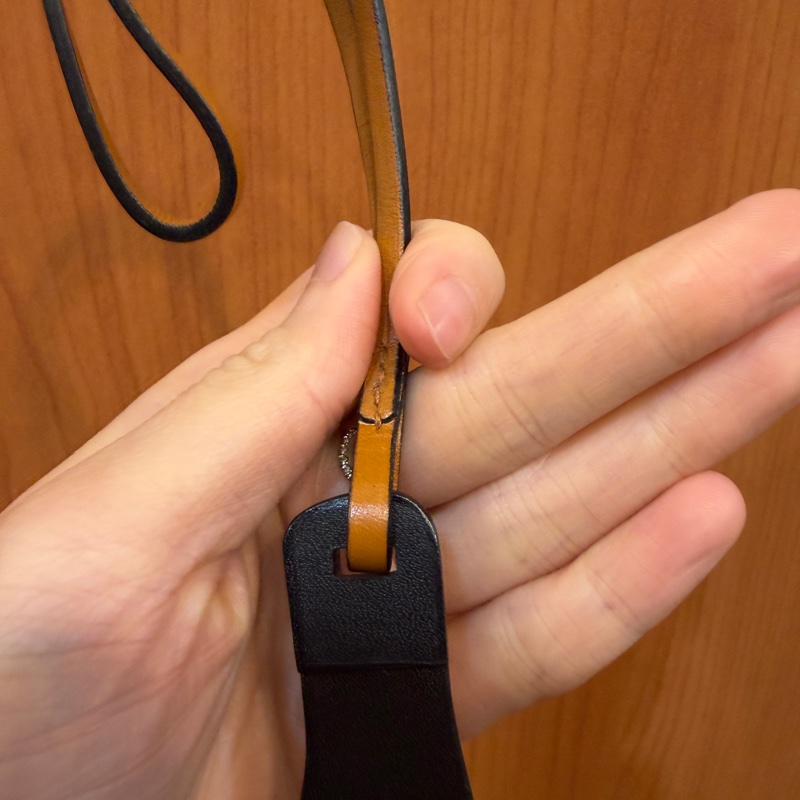 Hermes 黑Epsom皮棕牛皮小拖鞋吊飾-6