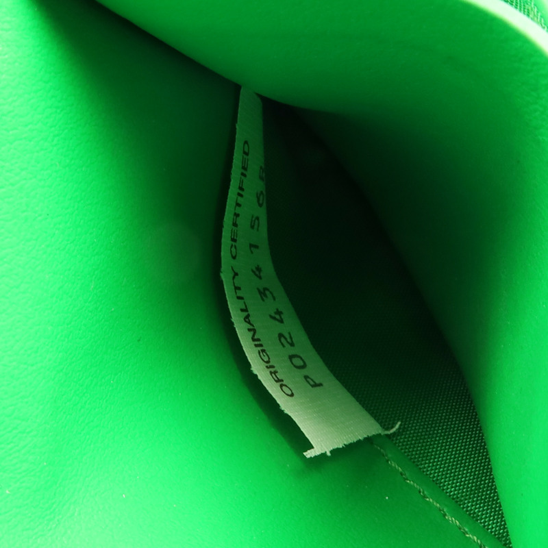 BOTTEGA VENETA 羊皮皮革Wallet金扣錢包-19