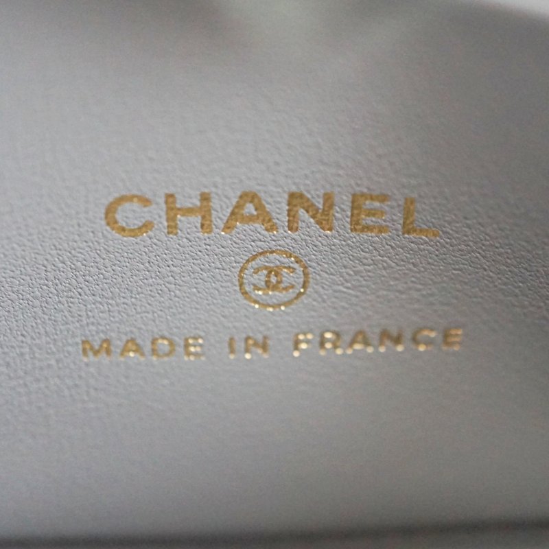CHANEL 香奈兒 灰色迷你金扣手抦斜背包 晶片款-12