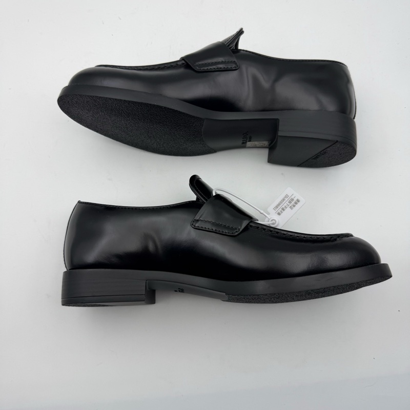 閒置新，未使用prada普拉達 樂福鞋/ 附件，無，裸鞋-2