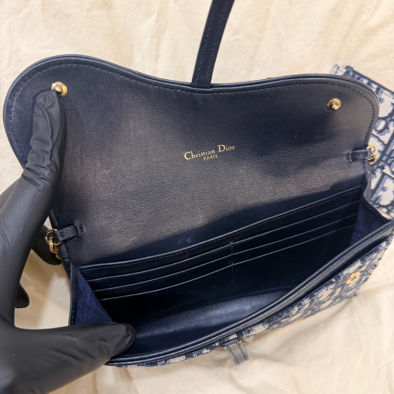 Christian DIOR 迪奧 Saddle 經典藍色緹花 WOC 二合一 手拿 長夾 斜背 金鍊馬鞍包-1