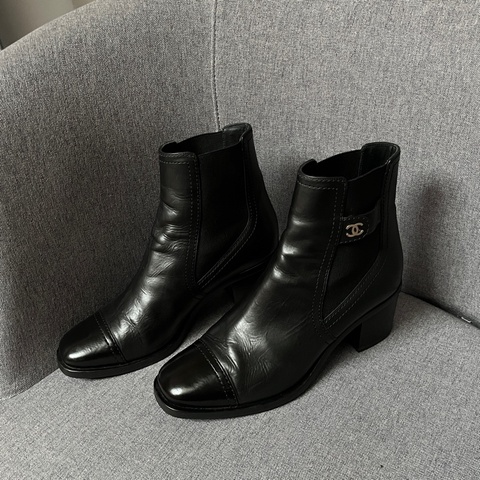莉亞精品♡Chanel 黑短靴#37 二手