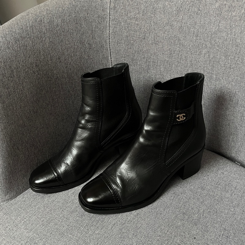 莉亞精品♡Chanel 黑短靴#37 二手-0