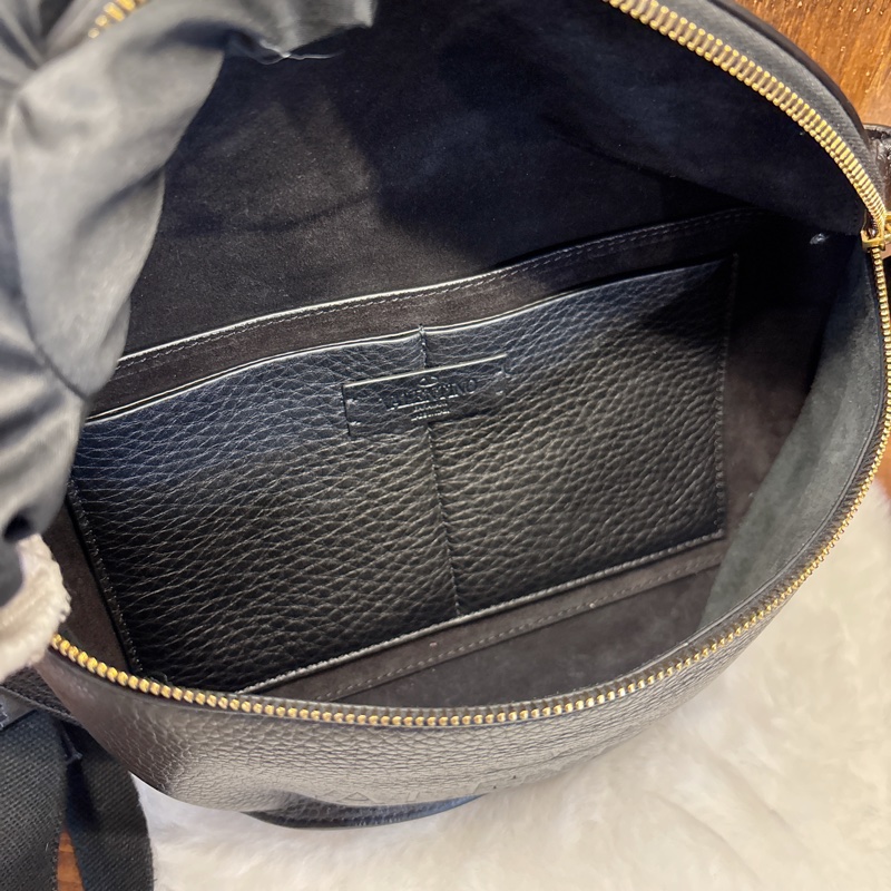 Valentino Garavani 黑色腰包-6