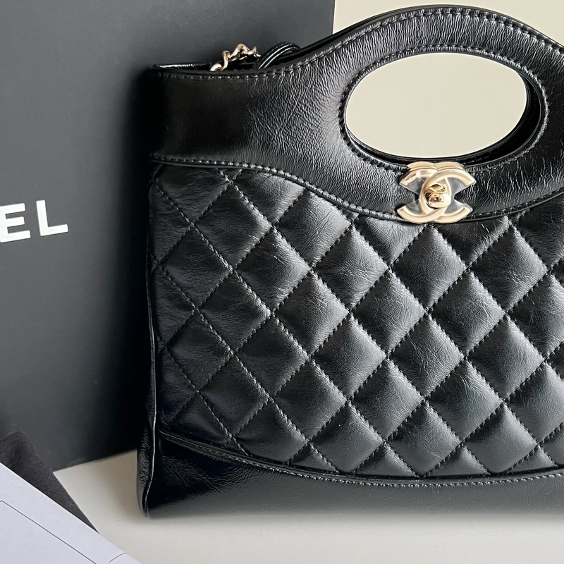 CHANEL 31bag mini 手提／斜背包（黑金）-4