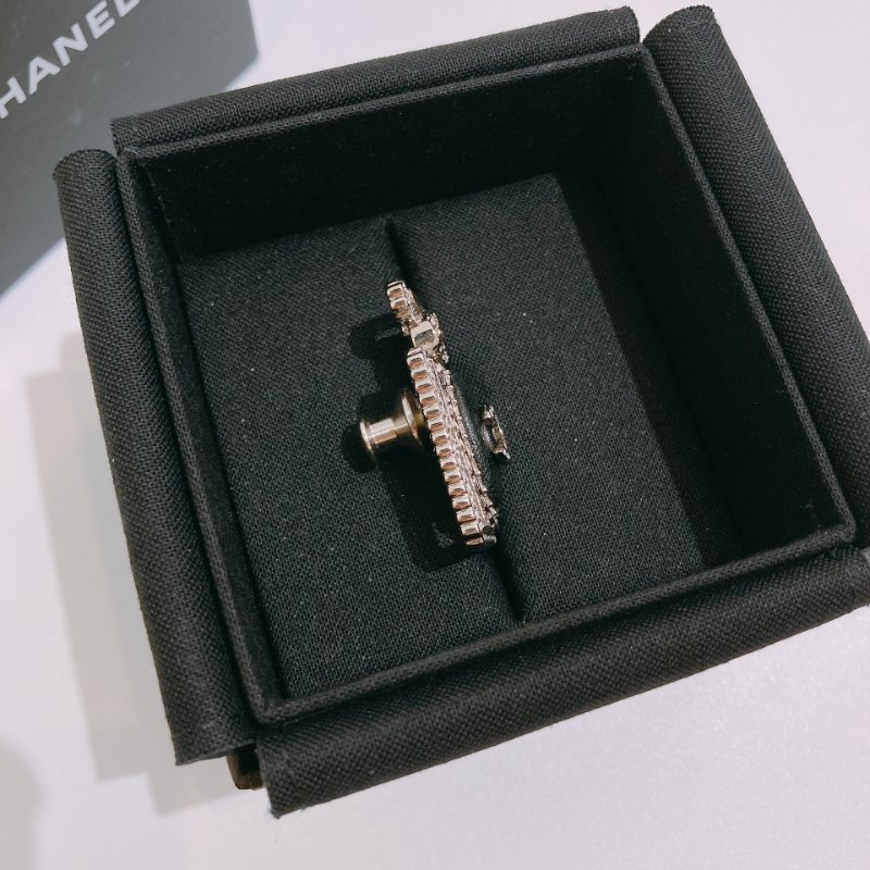 TW4702 Chanel 香奈兒 香水 胸口別針Perfume Logo Brooch Black Lambskin Crystal x PHW-2