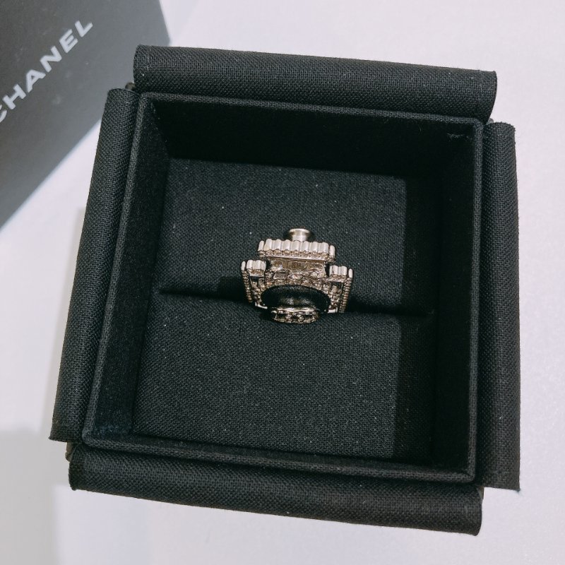 TW4702 Chanel 香奈兒 香水 胸口別針Perfume Logo Brooch Black Lambskin Crystal x PHW-4