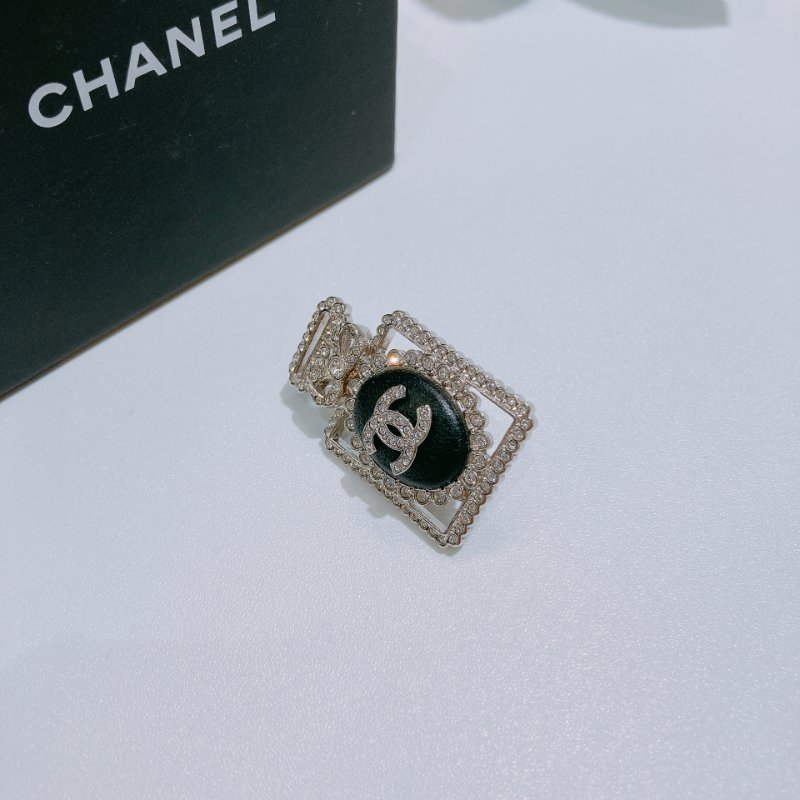 TW4702 Chanel 香奈兒 香水 胸口別針Perfume Logo Brooch Black Lambskin Crystal x PHW-8