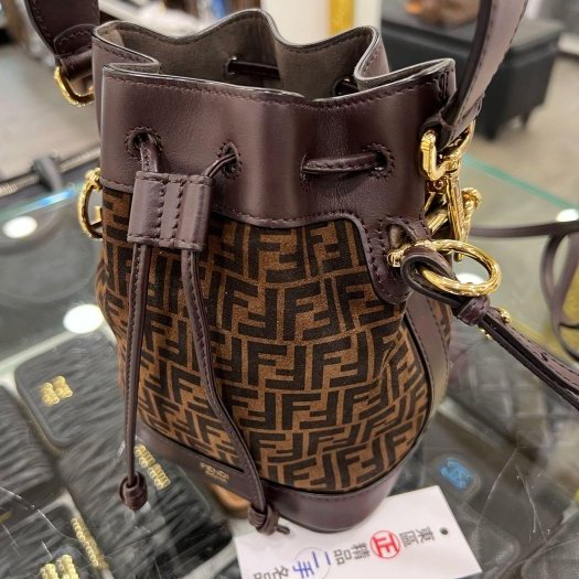 東區正精品㊣FENDI 8BS010 FF logo 咖啡色帆布老花束口水桶包手提包斜背包 RZ6202-2