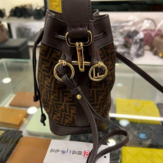 東區正精品㊣FENDI 8BS010 FF logo 咖啡色帆布老花束口水桶包手提包斜背包 RZ6202-3