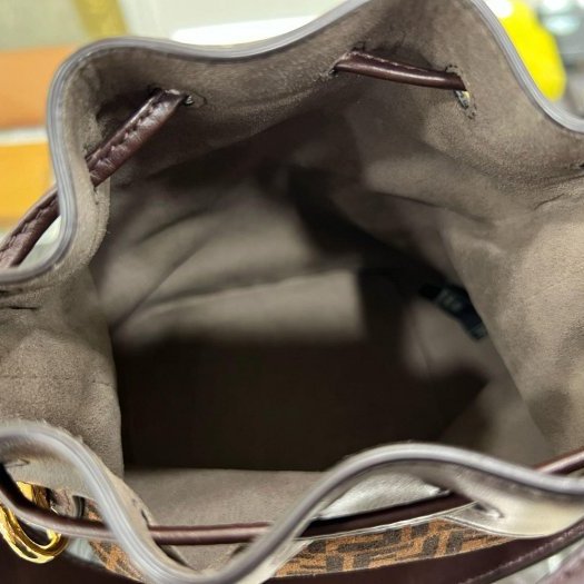 東區正精品㊣FENDI 8BS010 FF logo 咖啡色帆布老花束口水桶包手提包斜背包 RZ6202-4