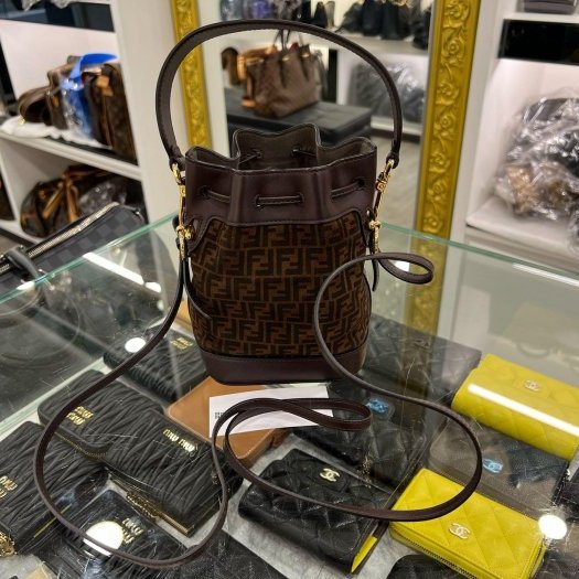 東區正精品㊣FENDI 8BS010 FF logo 咖啡色帆布老花束口水桶包手提包斜背包 RZ6202-6