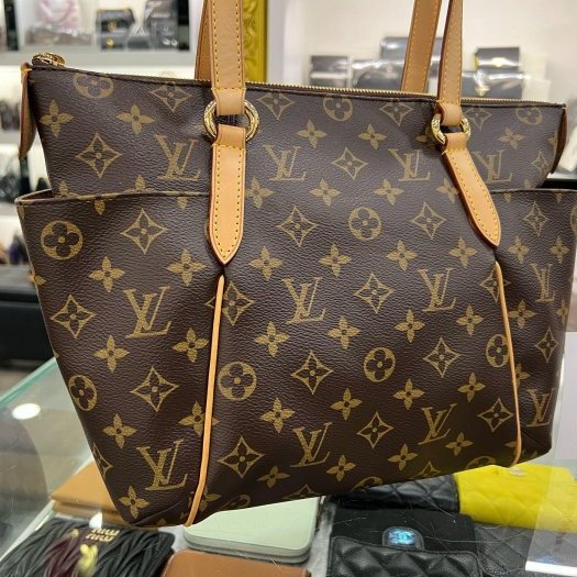 東區正精品㊣LV M56688 原花新款小天心雙口袋肩背包小款 RZ6204-3