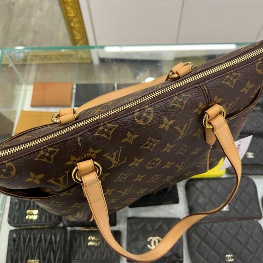 東區正精品㊣LV M56688 原花新款小天心雙口袋肩背包小款 RZ6204-5