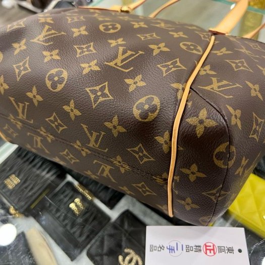 東區正精品㊣LV M56688 原花新款小天心雙口袋肩背包小款 RZ6204-8