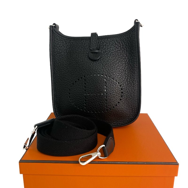 △ Hermes 愛馬仕 Black Clemence Calfskin Evelyn Shoulder Bag Stamp W 黑色粒紋小牛皮肩背袋W刻 - 257028021-0