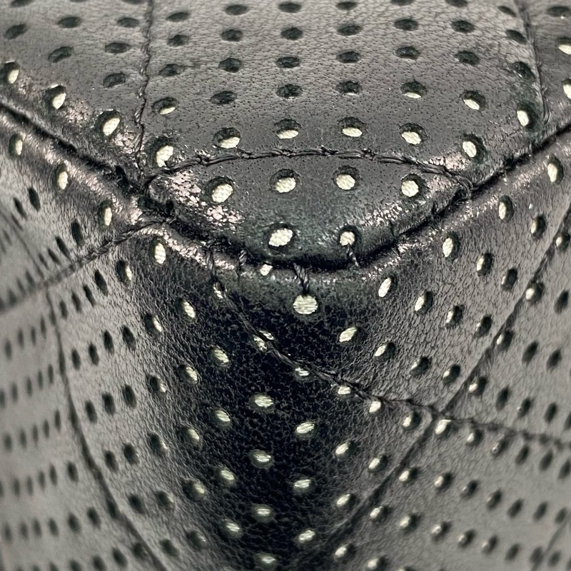 △ Chanel 香奈兒 Black Perforated Lambskin Silver Tone Metal Single Flap Chain Shoulder Bag No.11 A01115 黑色穿孔小羊皮銀色金屬鎖鏈肩背袋No.11 - 257028414-9