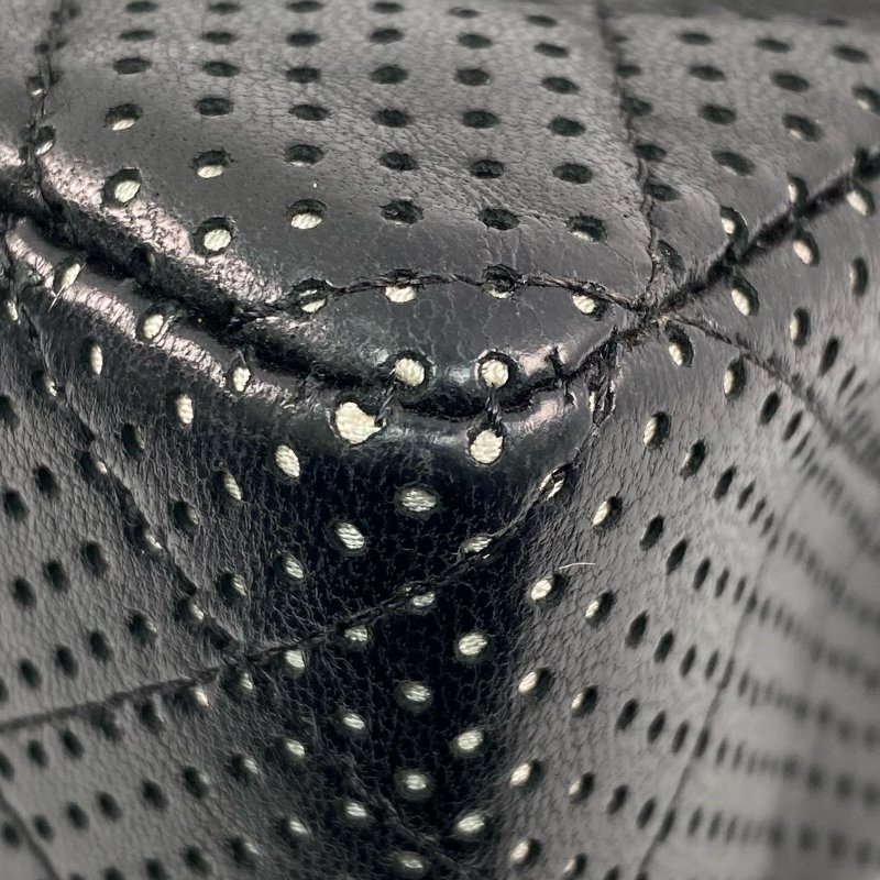 △ Chanel 香奈兒 Black Perforated Lambskin Silver Tone Metal Single Flap Chain Shoulder Bag No.11 A01115 黑色穿孔小羊皮銀色金屬鎖鏈肩背袋No.11 - 257028414-10